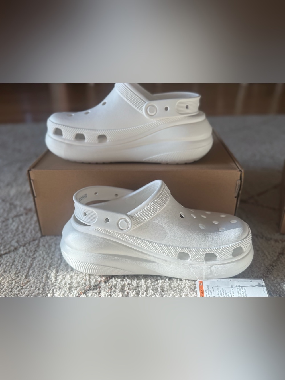 NWT Crocs Classic Crush Platform Clog White Women’s 7 Men’s 5 - Picture 2 of 8